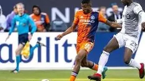 詹姆斯达成四场三双里程碑：喜悦中续写球队辉煌